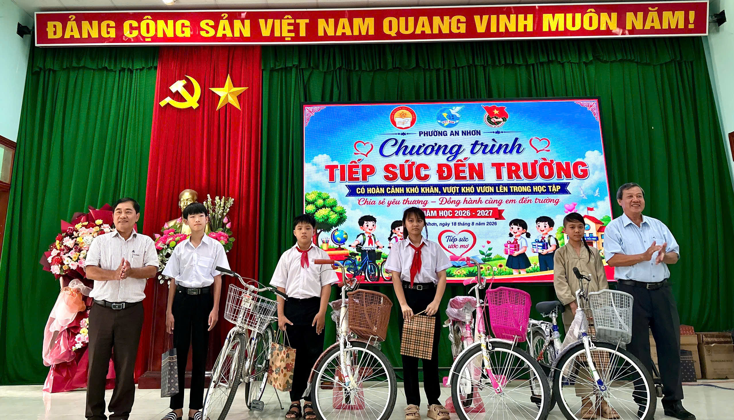 An Nhơn:  Tịnh xá Ngọc Duyên trao quà nhân mùa Vu lan - Báo hiếu PL. 2570